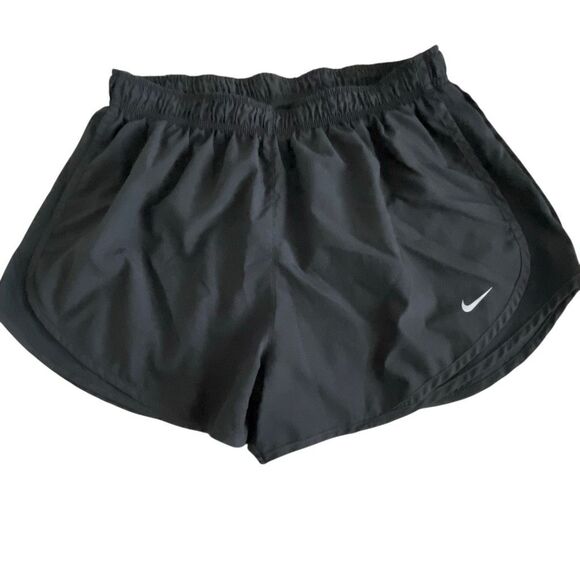 EUC Nike Black Women’s Running Shorts with Lining - Size XL - Picture 1 of 6